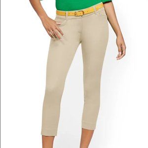 AUDREY CAPRI SLIM-LEG PANT